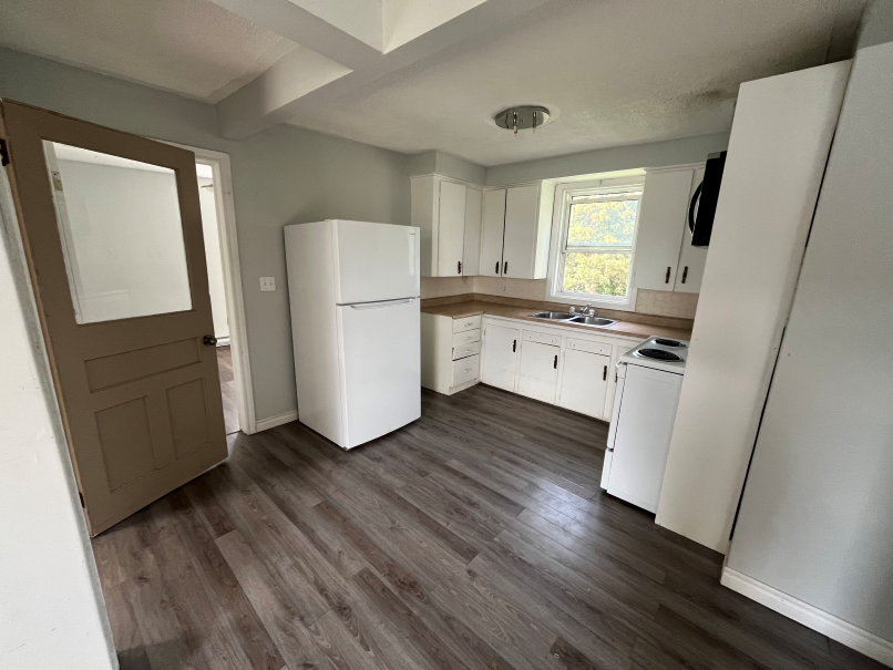 996-998 Riverside Drive - 996 property image
