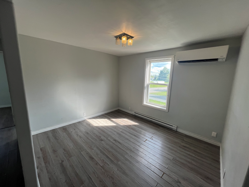 996-998 Riverside Drive - 996 property image