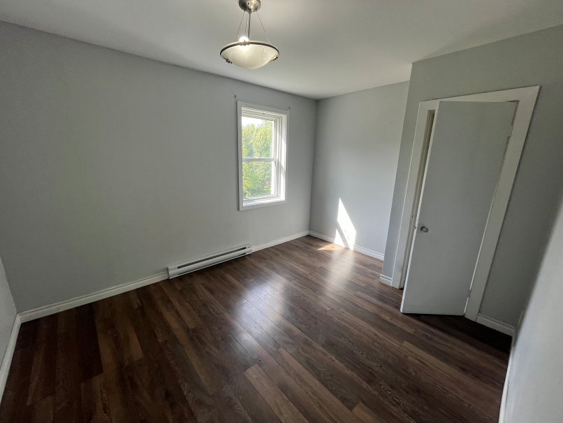 996-998 Riverside Drive - 996 property image