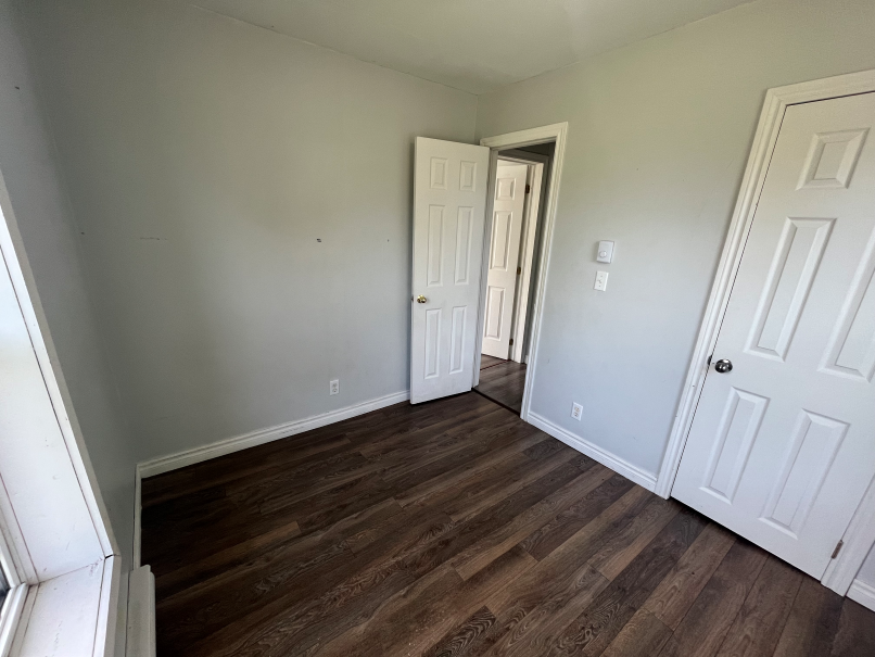 996-998 Riverside Drive - 996 property image