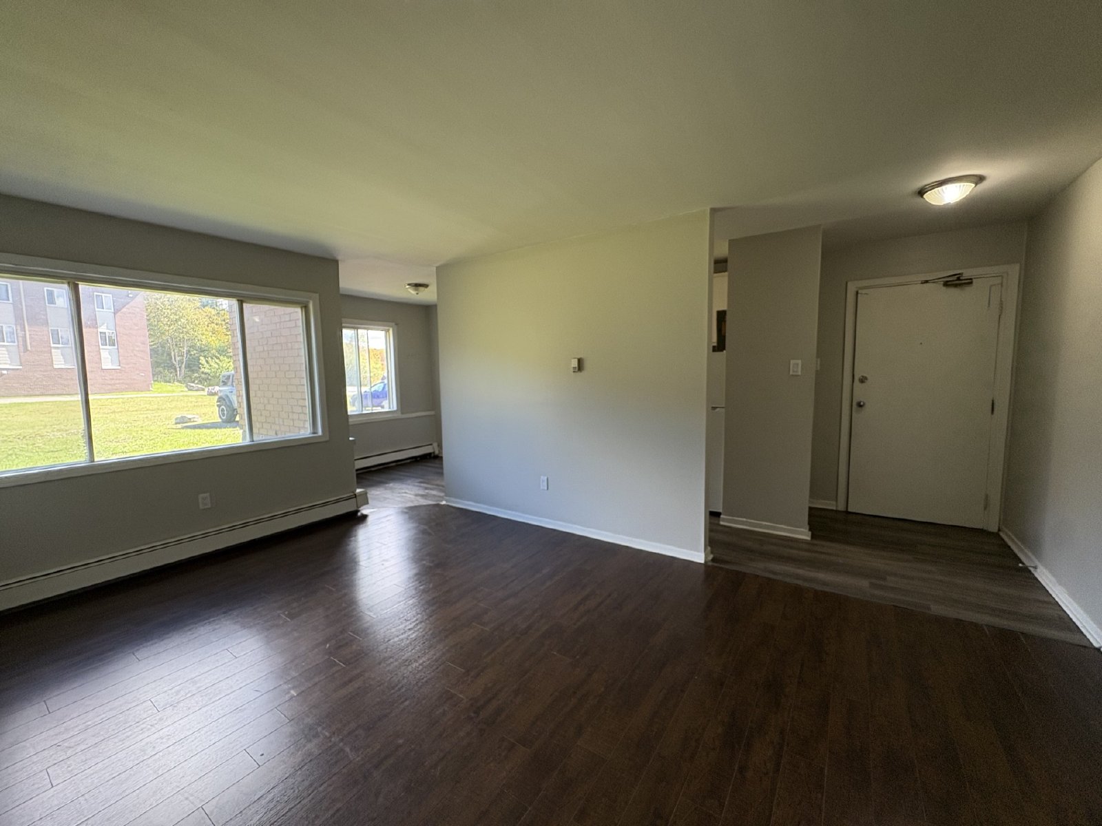 19 Reading Crescent - 3 property image