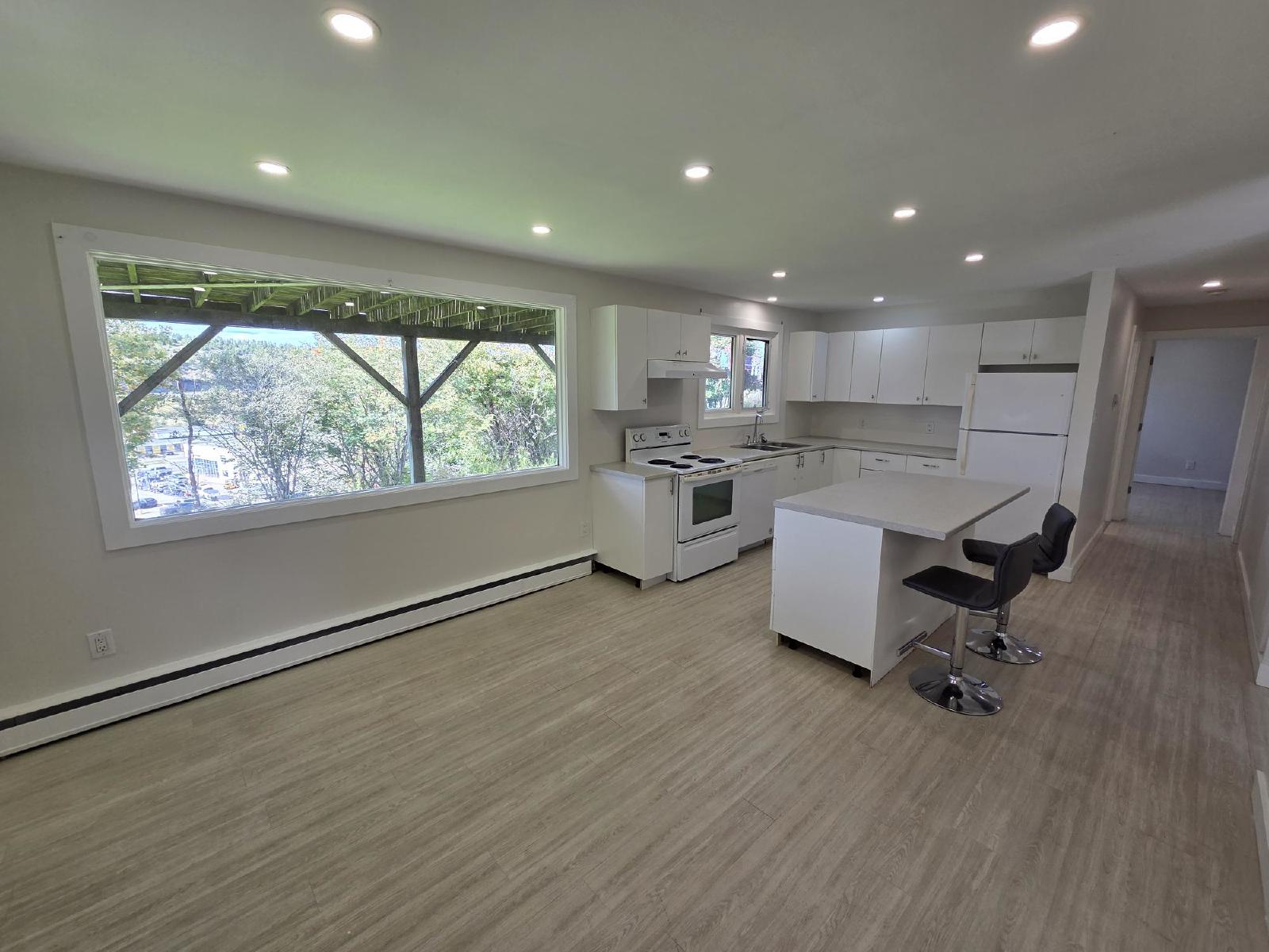 35 McLaughlin Crescent - 2 (Lower) property image