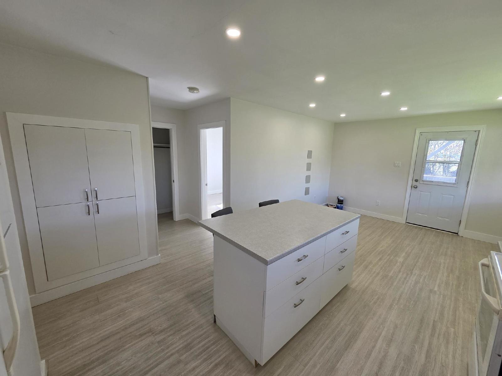 35 McLaughlin Crescent - 2 (Lower) property image
