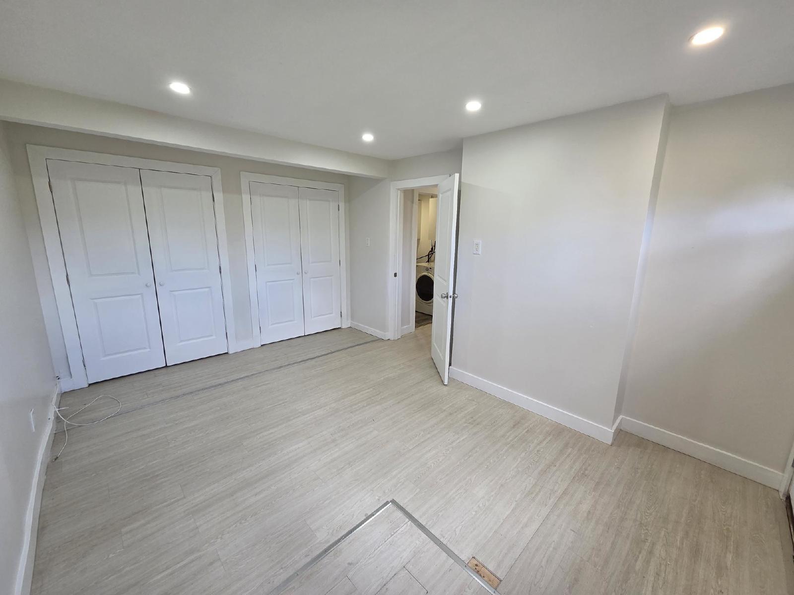 35 McLaughlin Crescent - 2 (Lower) property image