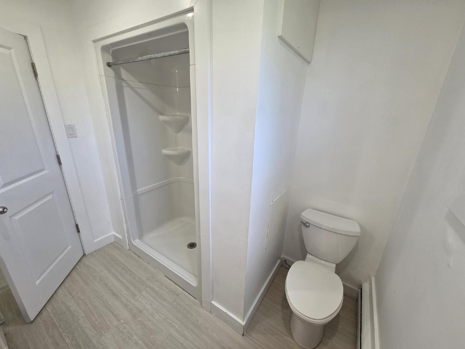 35 McLaughlin Crescent - 2 (Lower) property image
