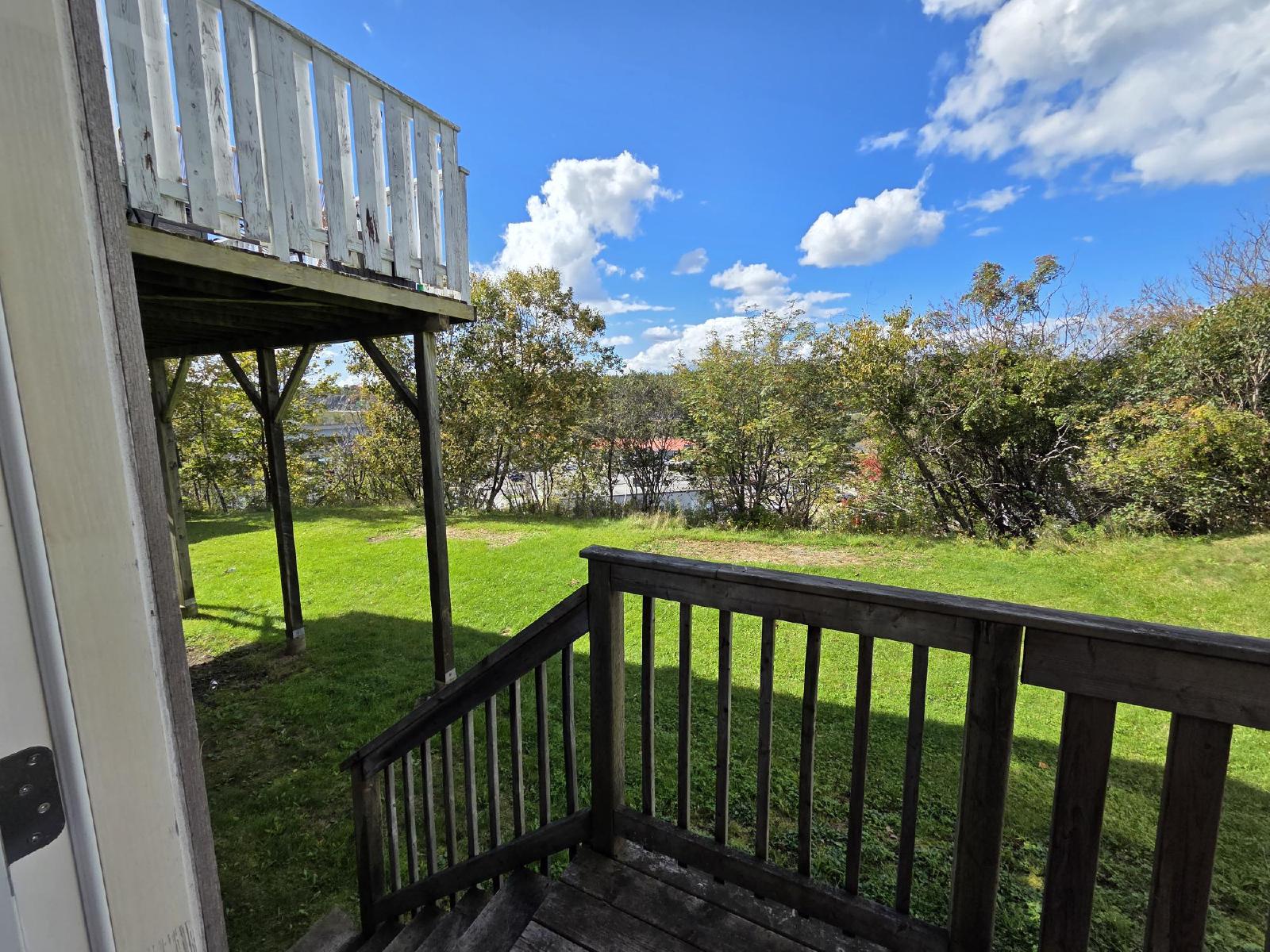 35 McLaughlin Crescent - 2 (Lower) property image