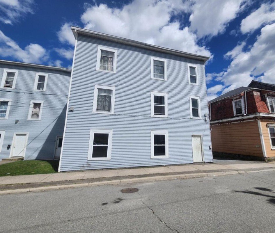 118 Main St/8-10 Cedar St - 118 Main #1 property image