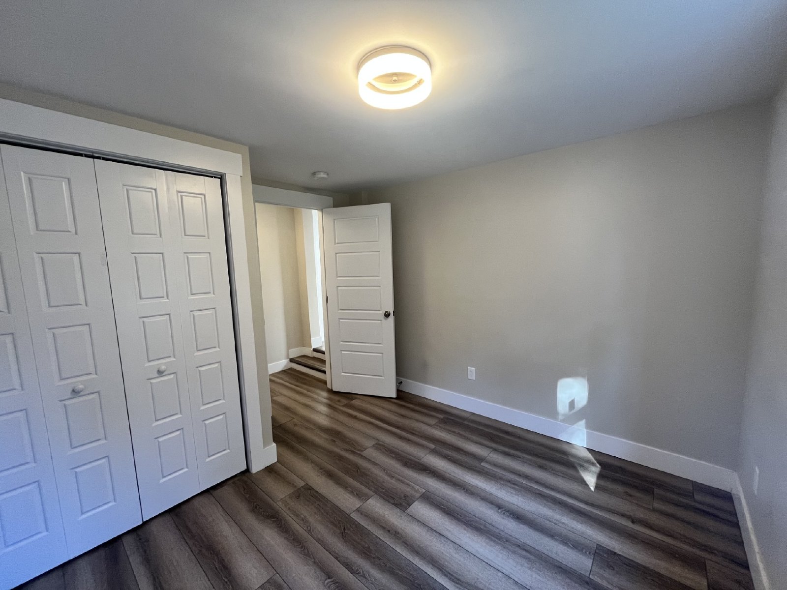 117 Elmwood Dr - 2- main level property image