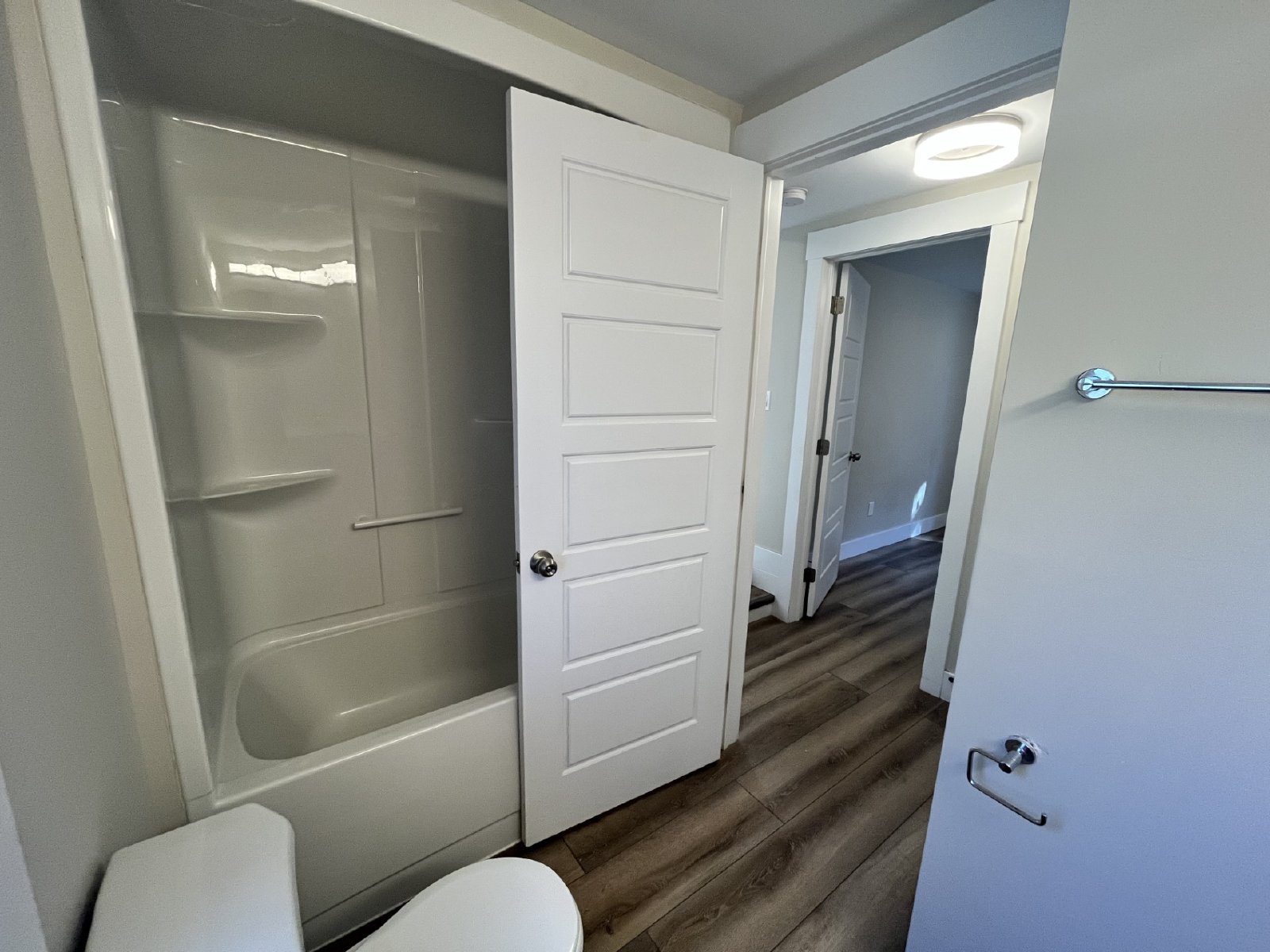 117 Elmwood Dr - 2- main level property image