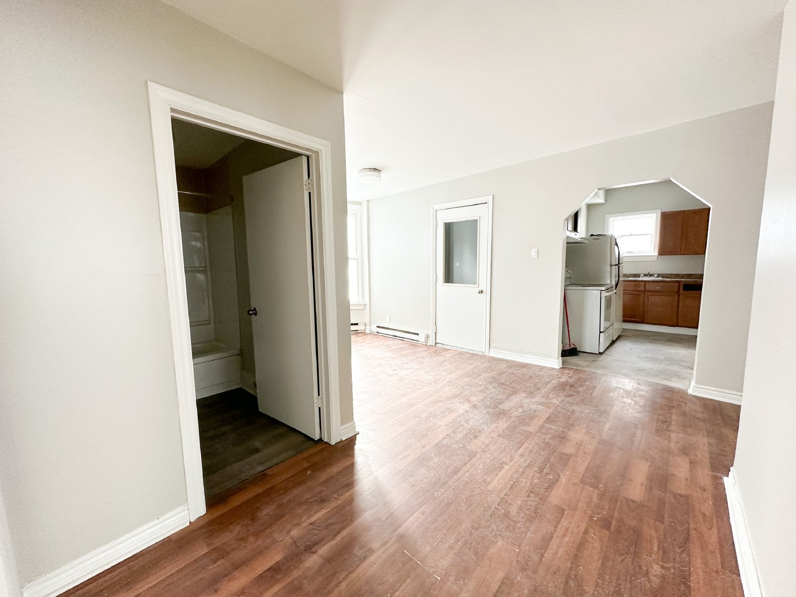 118 Main St/8-10 Cedar St - 118 Main #1 property image