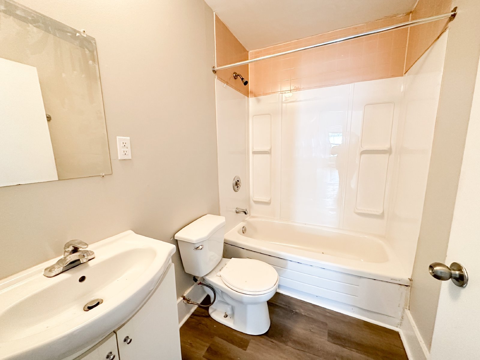 118 Main St/8-10 Cedar St - 118 Main #1 property image