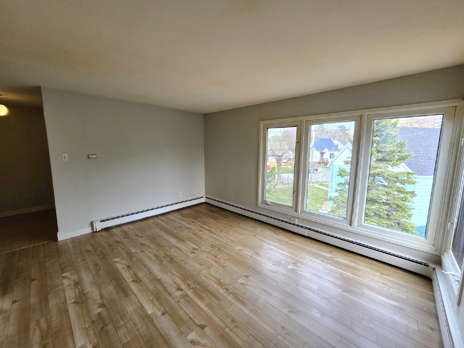 84-86 Dufferin Avenue - 84-4 property image