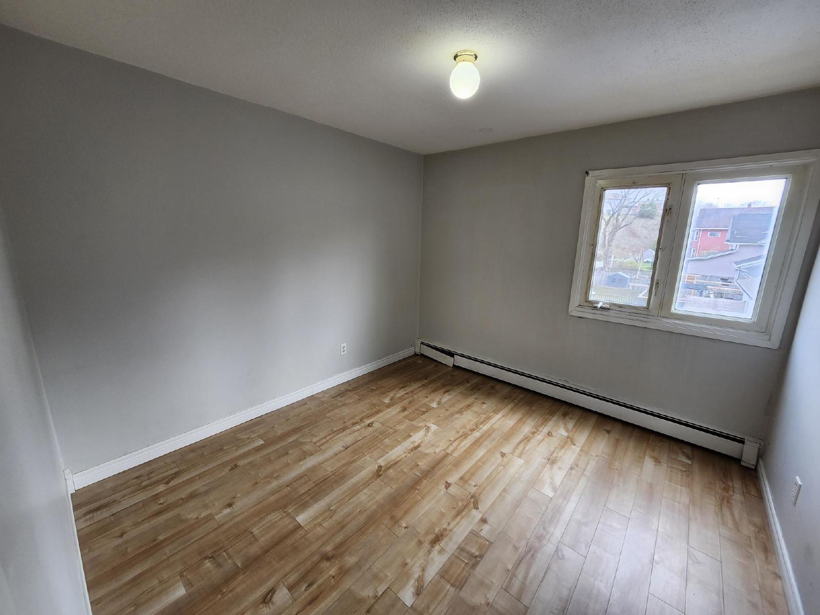 84-86 Dufferin Avenue - 84-4 property image