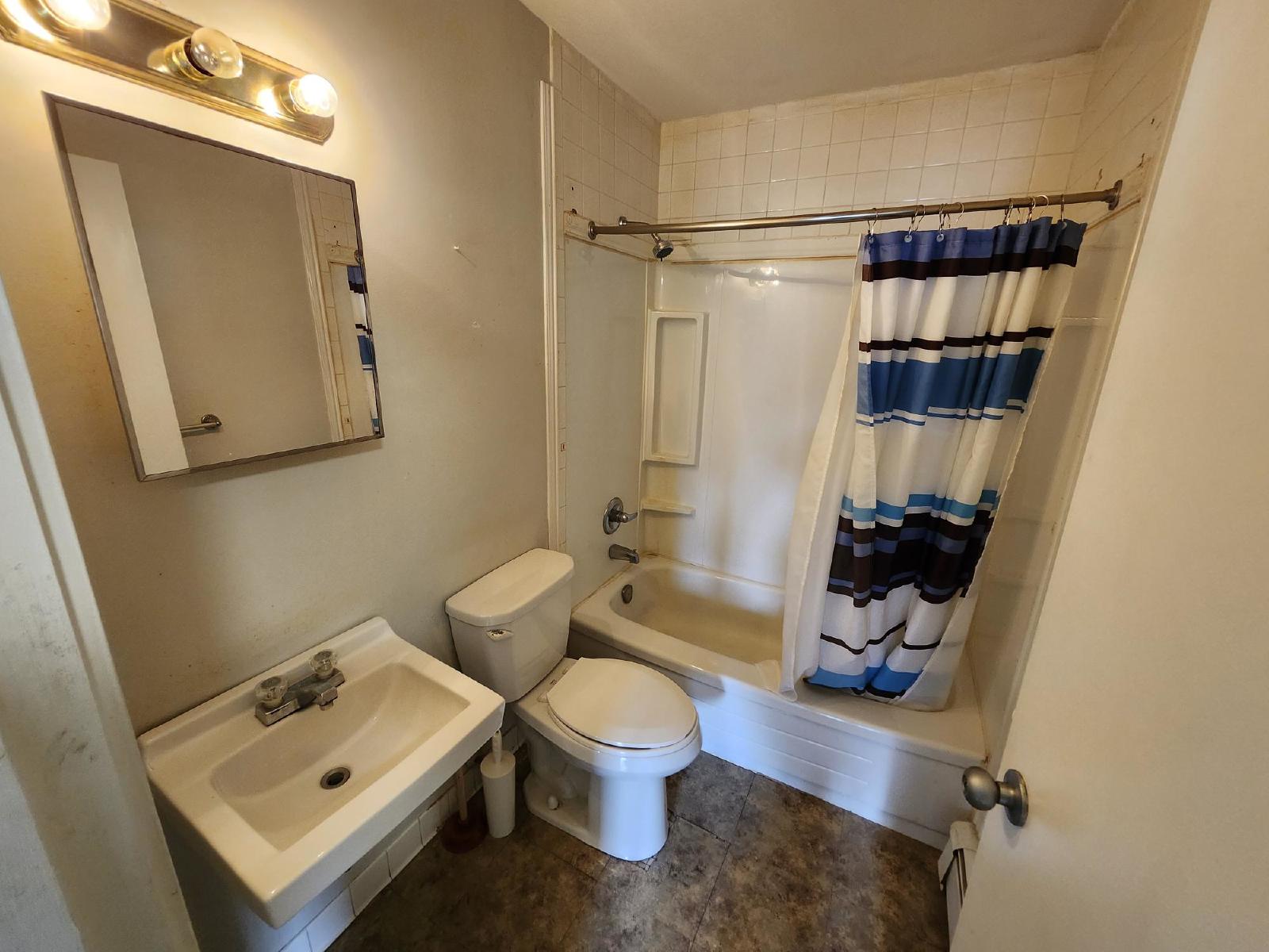 84-86 Dufferin Avenue - 84-4 property image