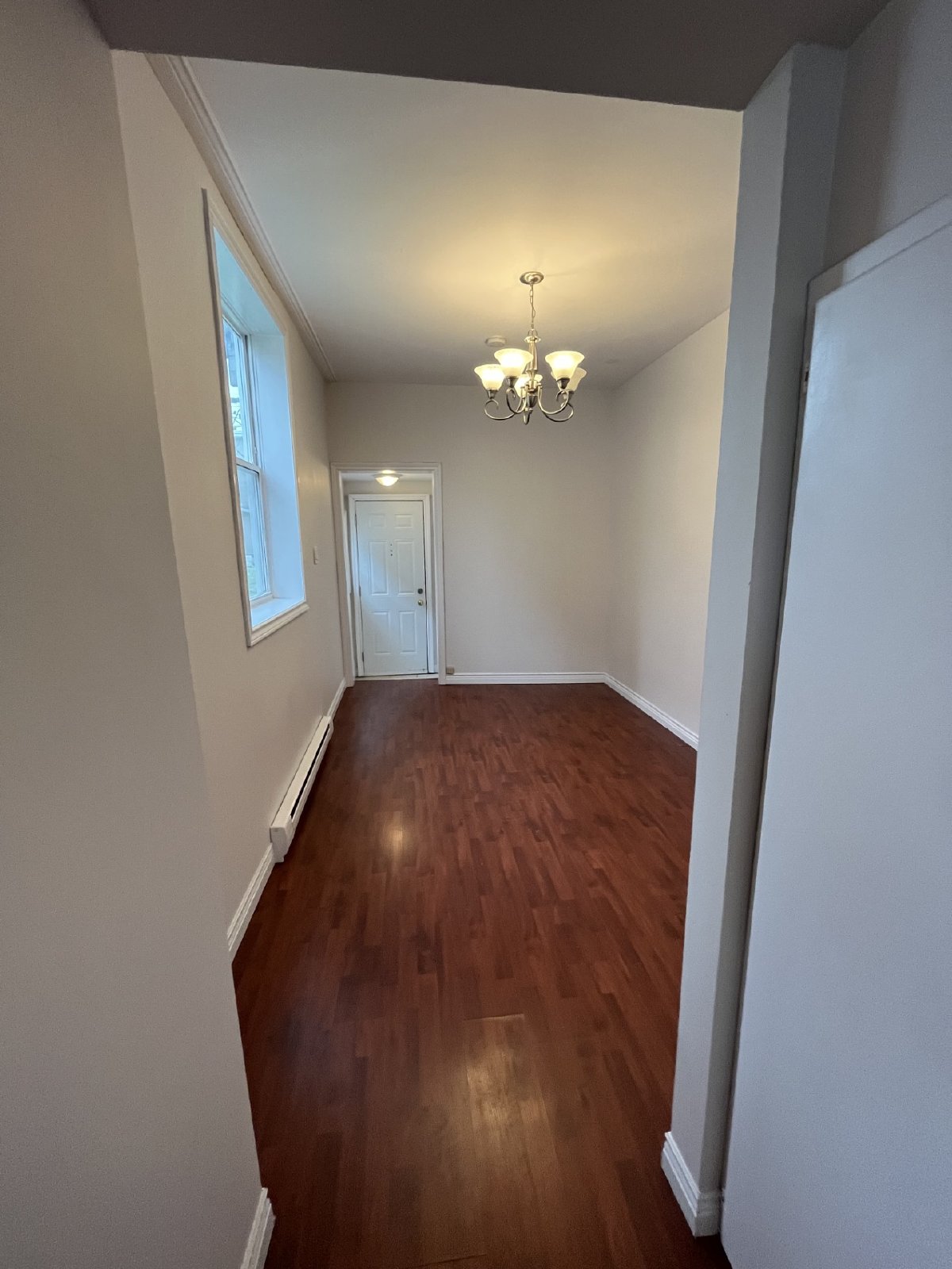 160 Charlotte Street West - 3 property image