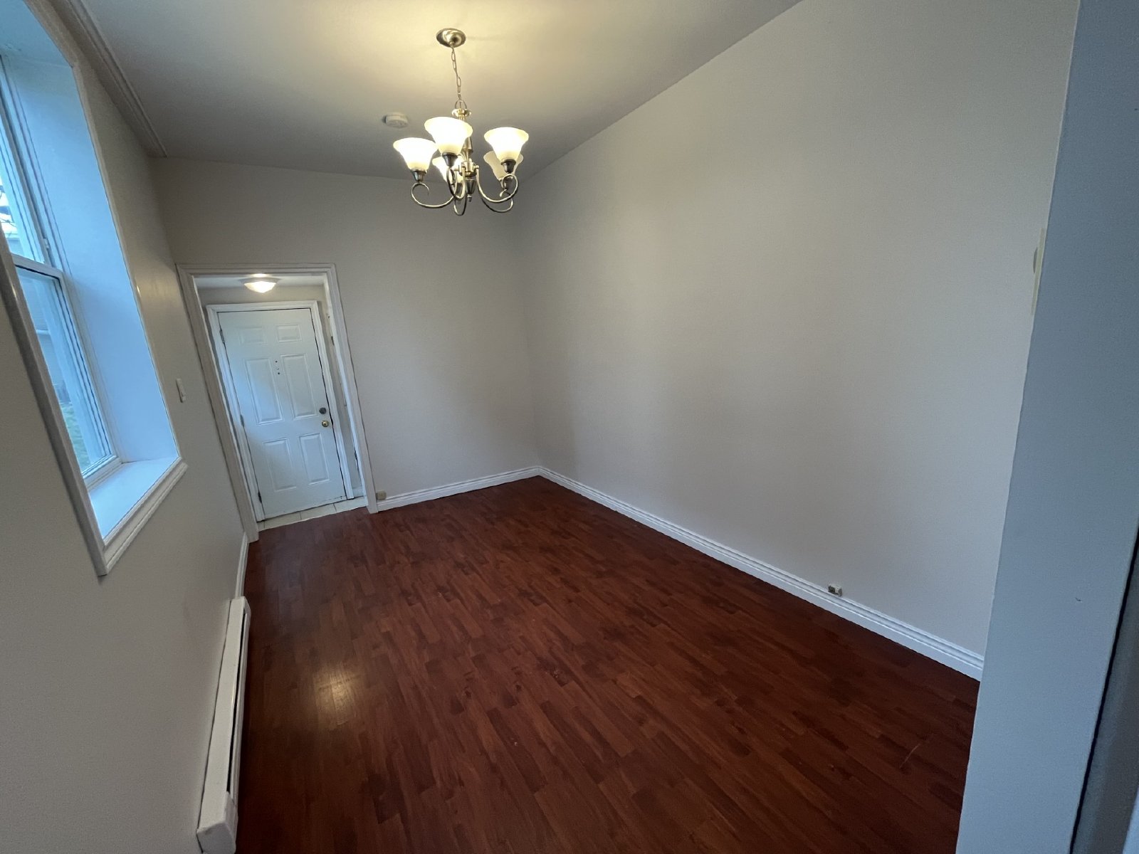 160 Charlotte Street West - 3 property image