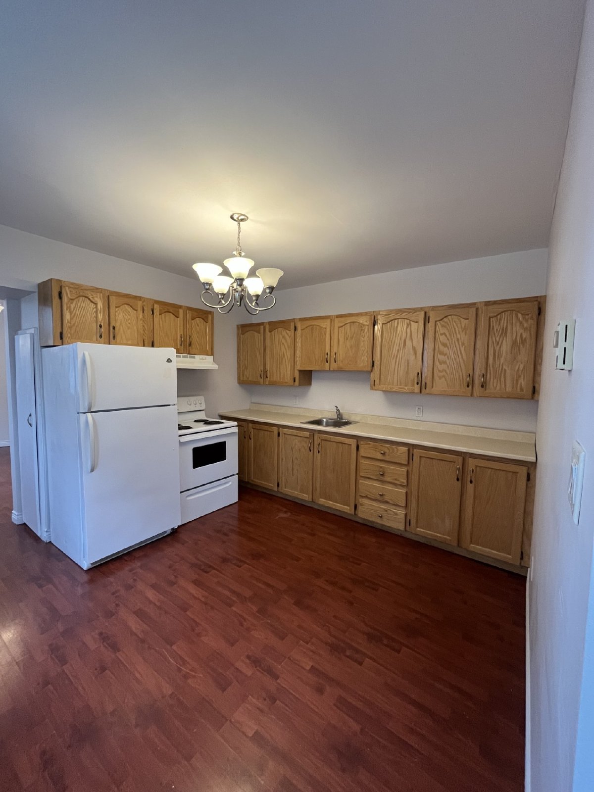 160 Charlotte Street West - 3 property image