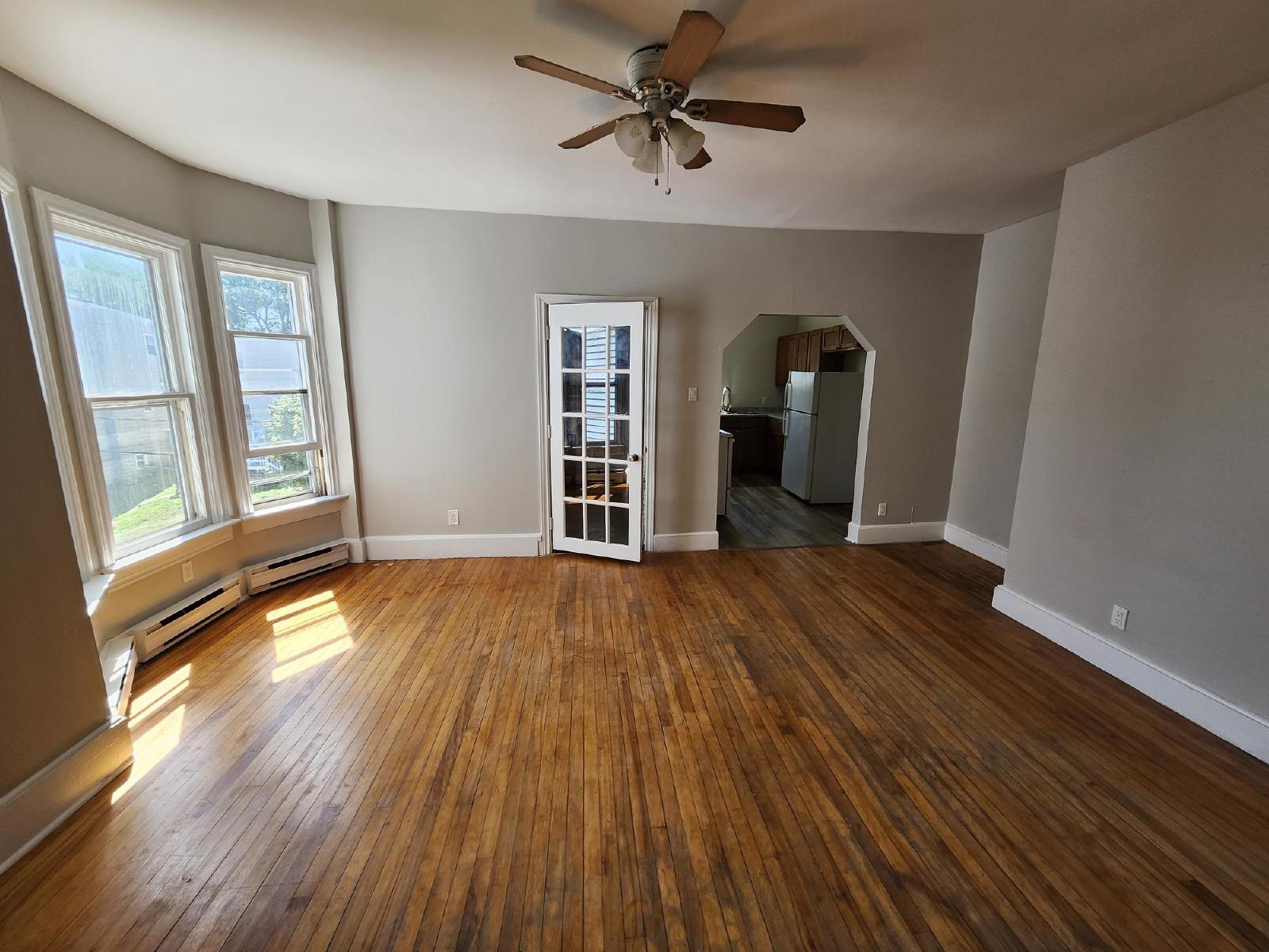 118 Main St/8-10 Cedar St - 118 Main #3 property image