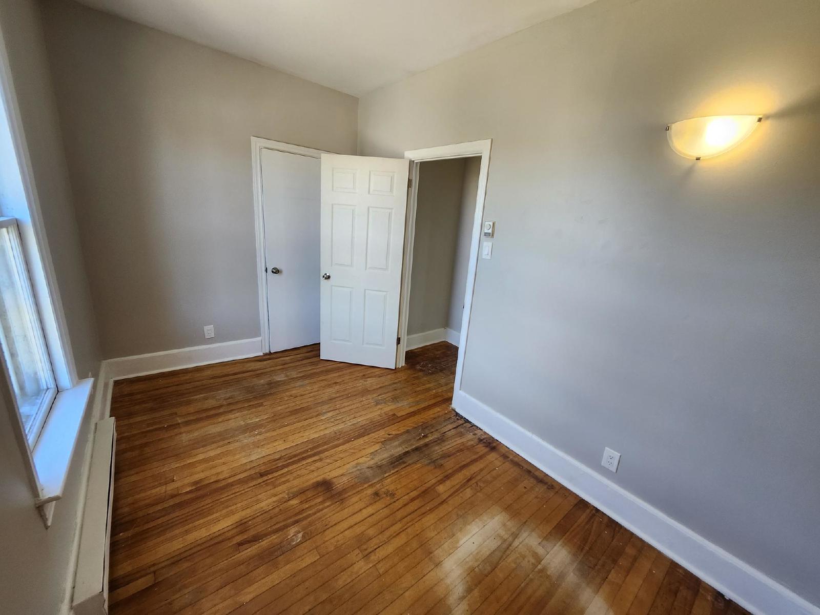 118 Main St/8-10 Cedar St - 118 Main #3 property image