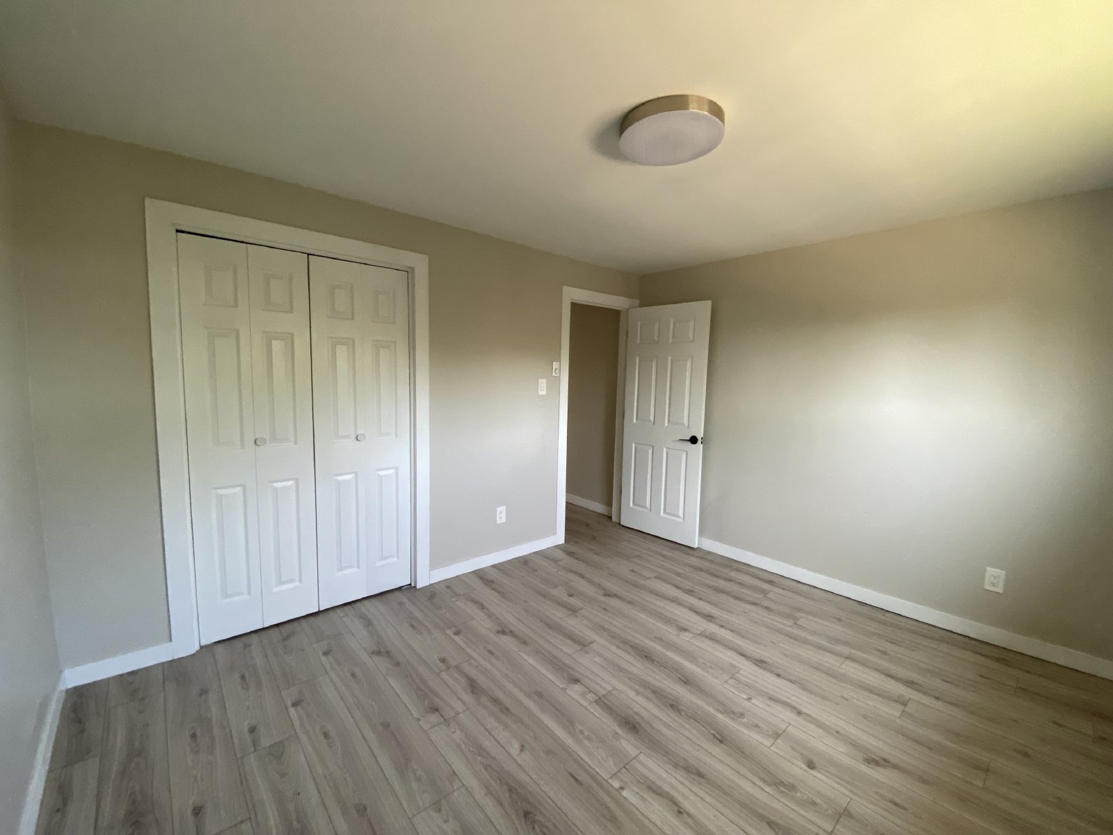 200 Spruce St - 10 property image