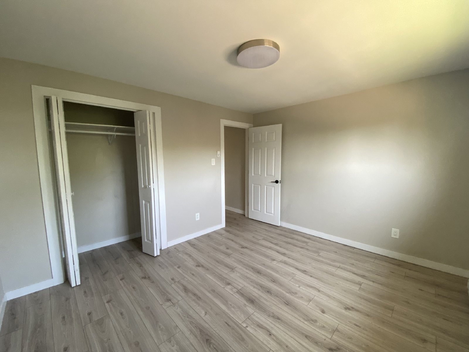 200 Spruce St - 10 property image