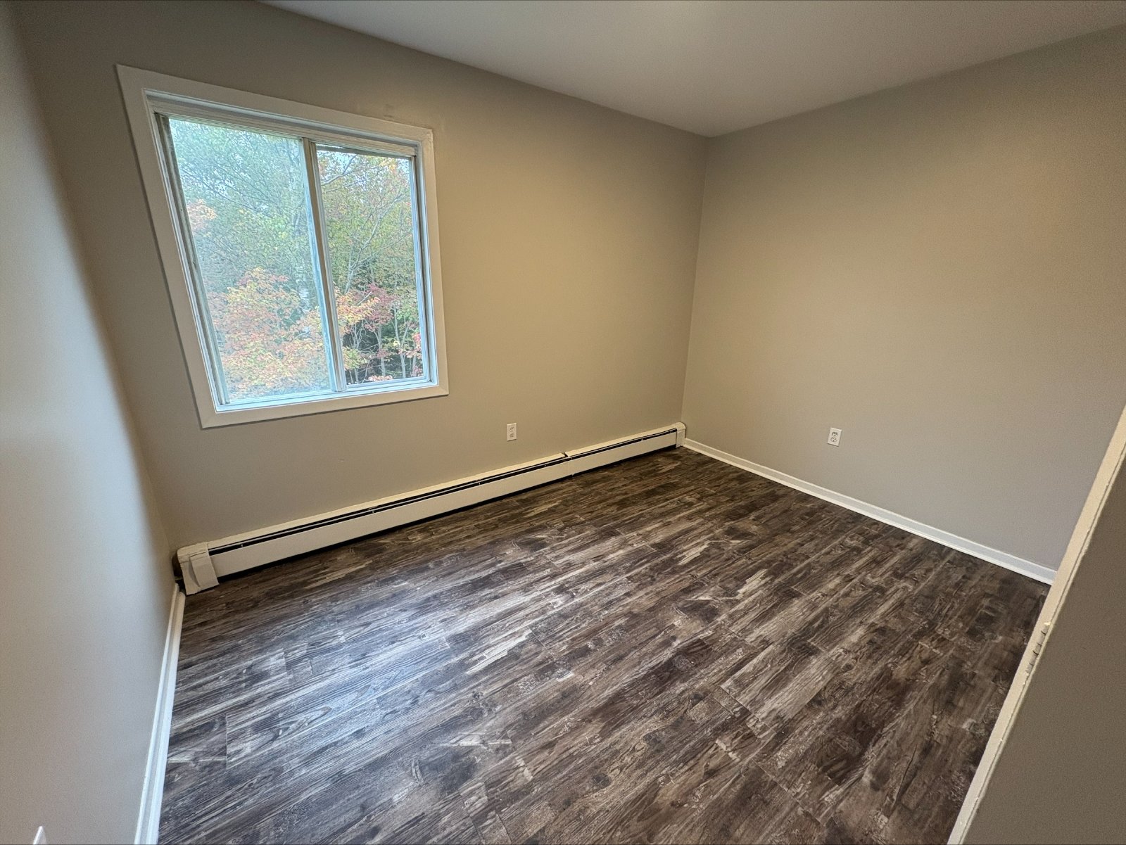 11 Reading Crescent - 6 property image