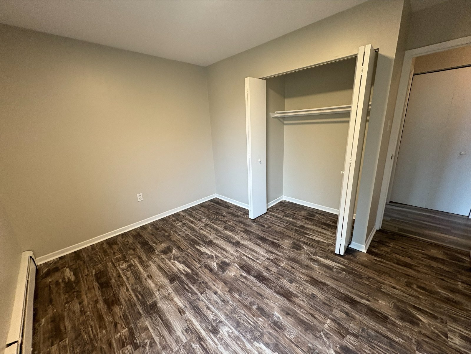 11 Reading Crescent - 6 property image