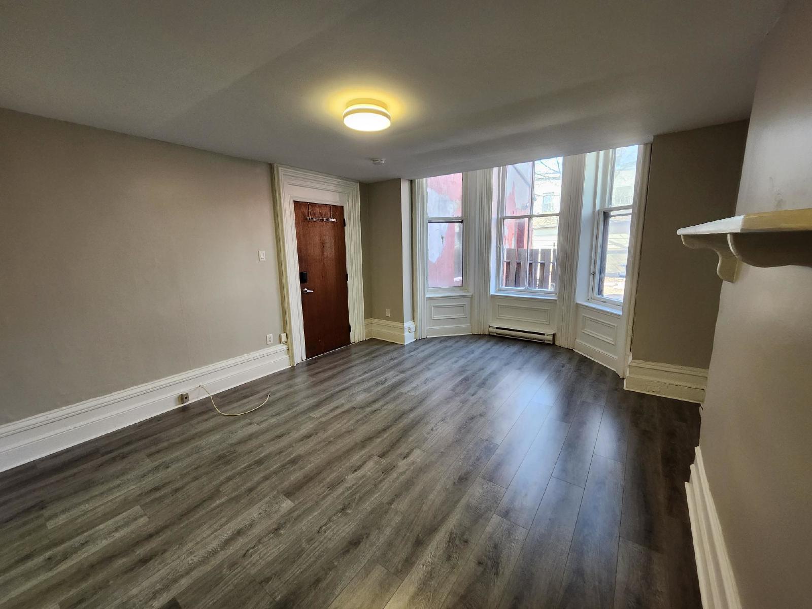 96 Wentworth St/253 Princess St - 96-3 property image