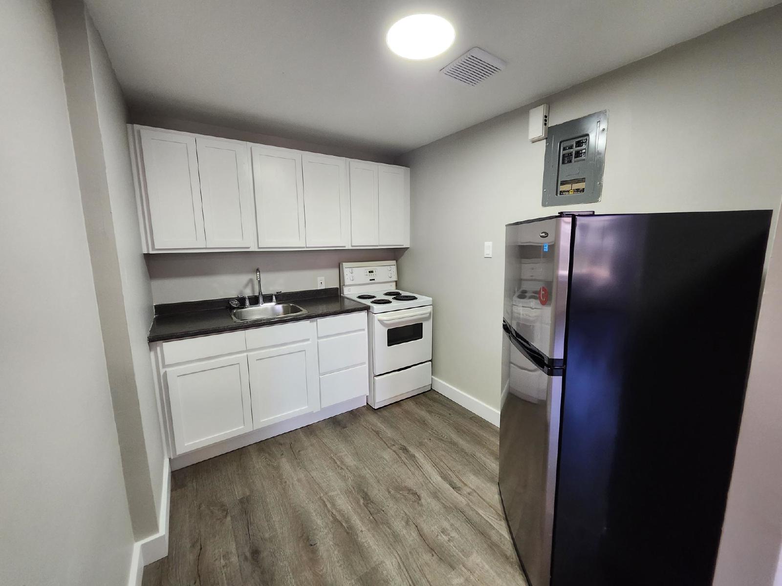 96 Wentworth St/253 Princess St - 96-3 property image