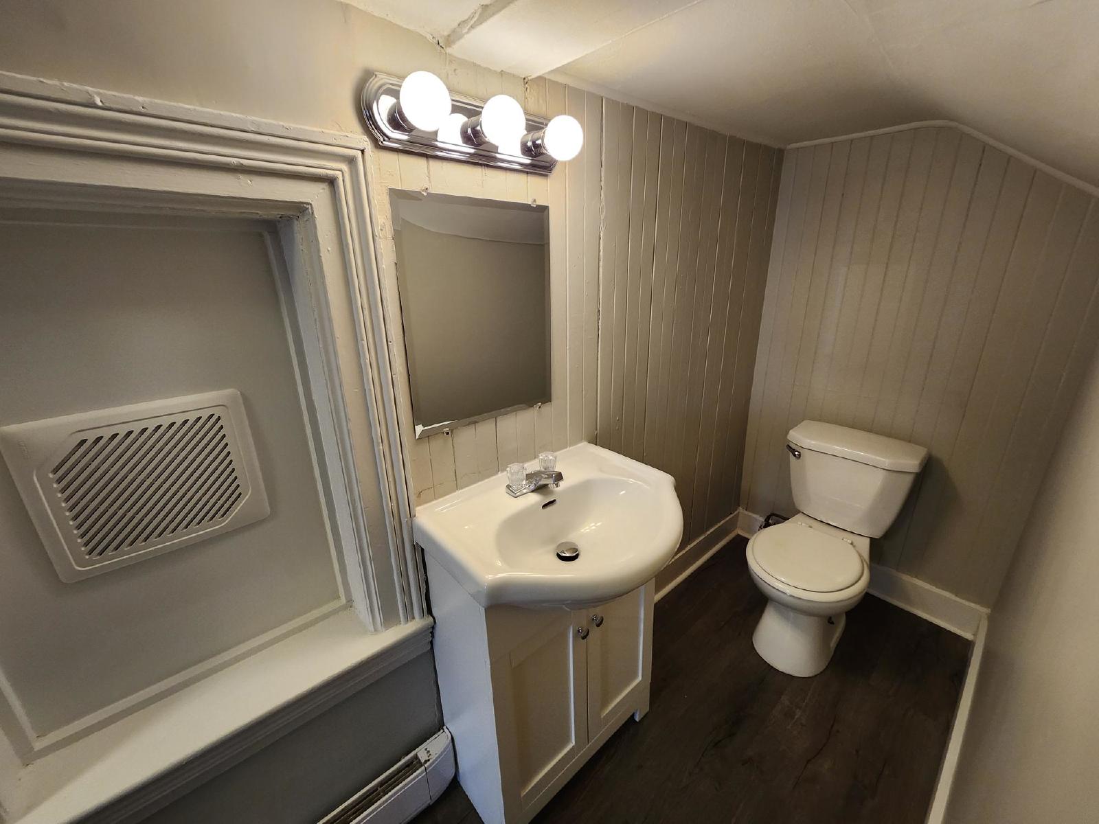 96 Wentworth St/253 Princess St - 96-3 property image