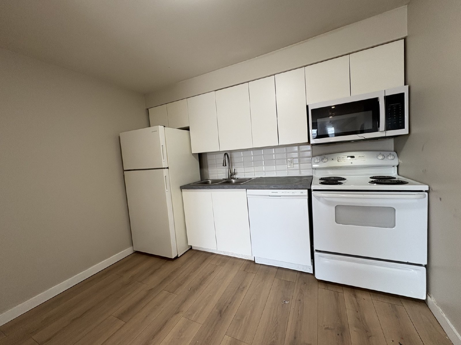 200 Spruce St - 8 property image