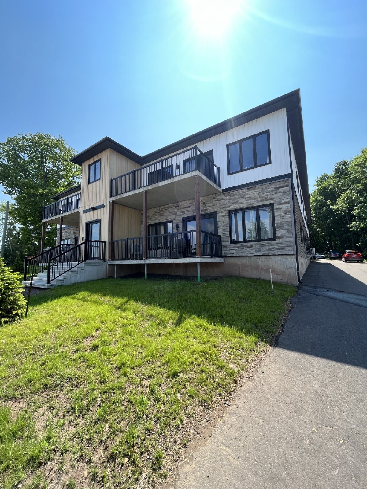 180 Hillsborough Road - 203 property image