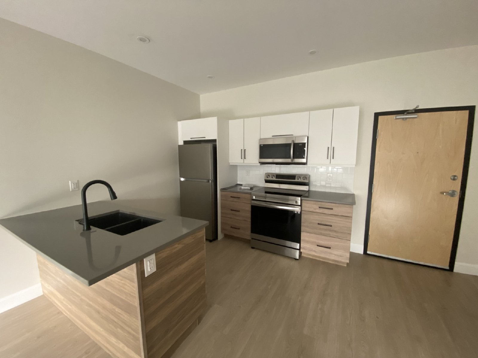 180 Hillsborough Road - 203 property image