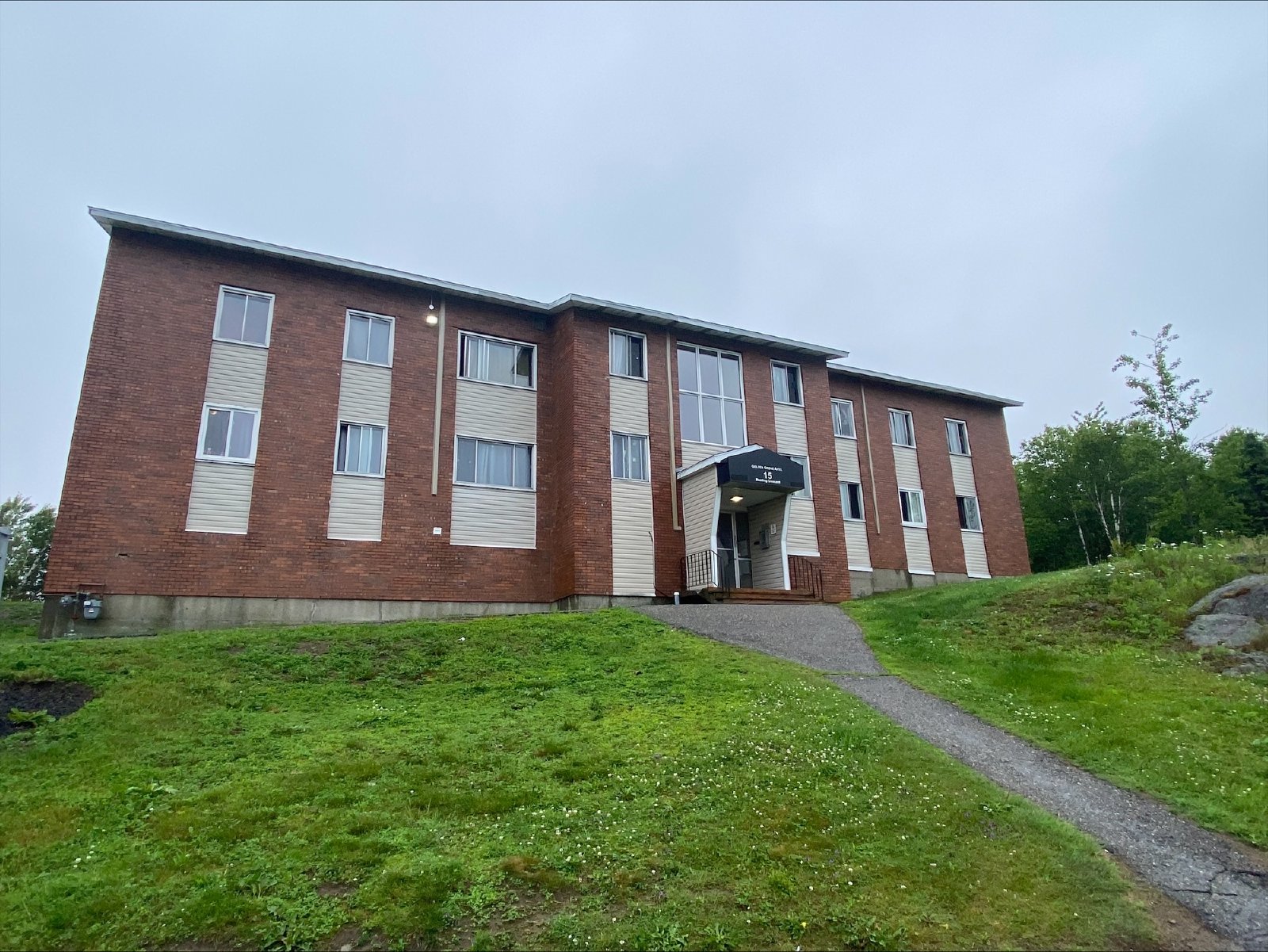 15 Reading Crescent - 5 property image