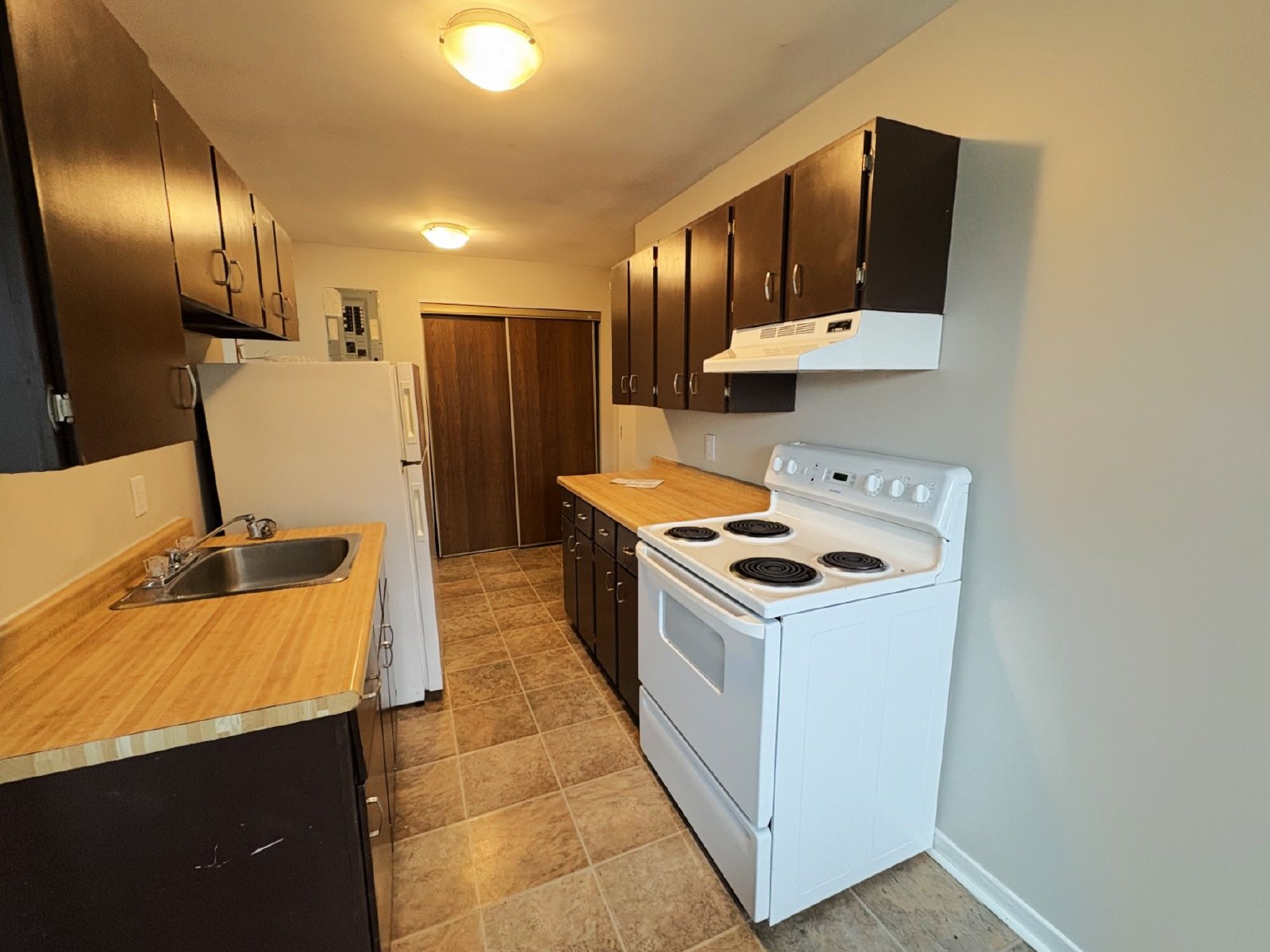 546 Martha Avenue - 18 property image