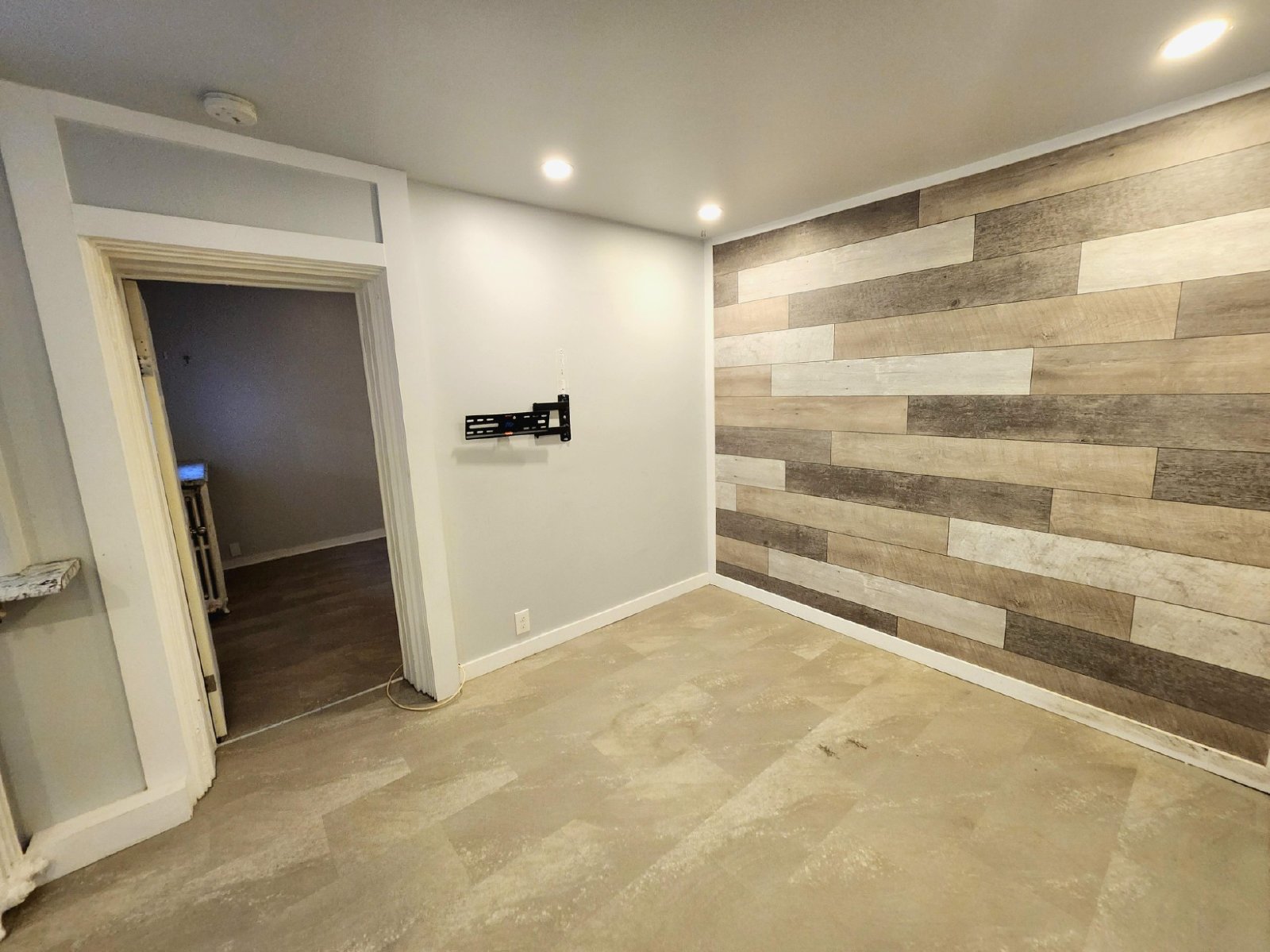 196 King Street East - 3 property image