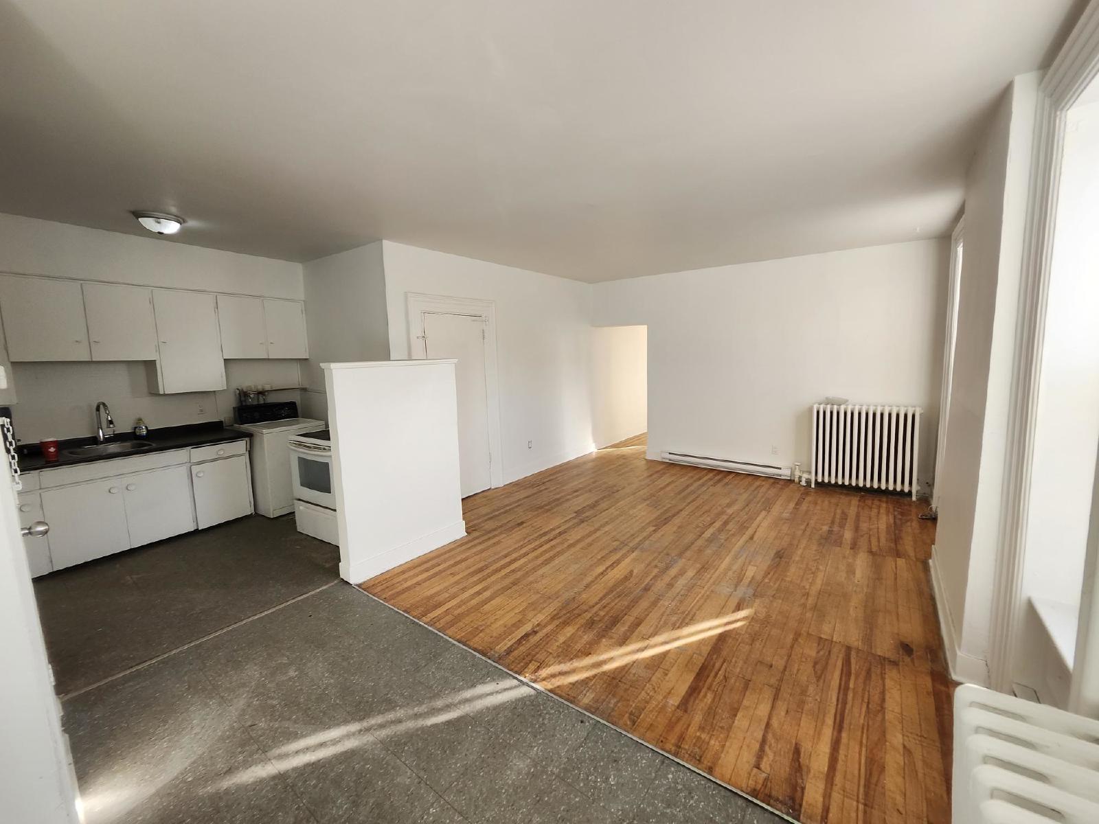 325 Main Street North - 2 property image