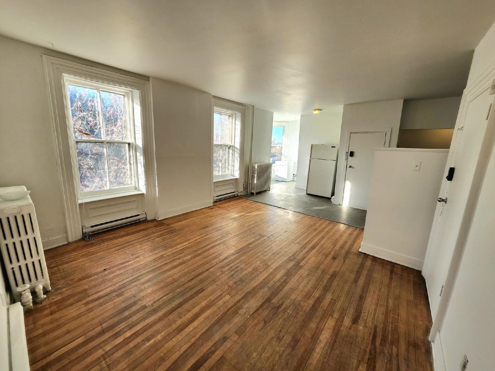 325 Main Street North - 2 property image