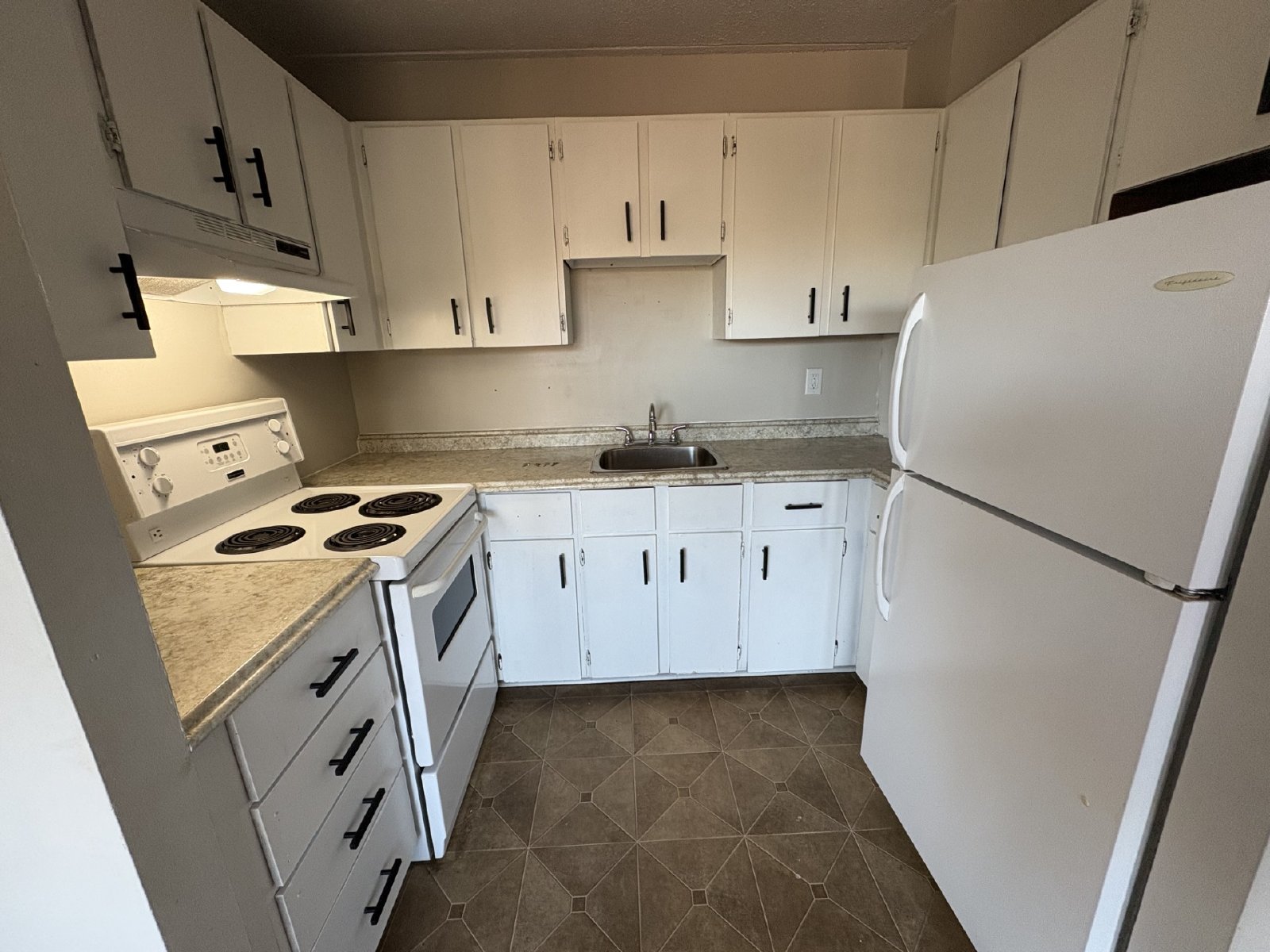 411 Ellerdale Street - 604 property image