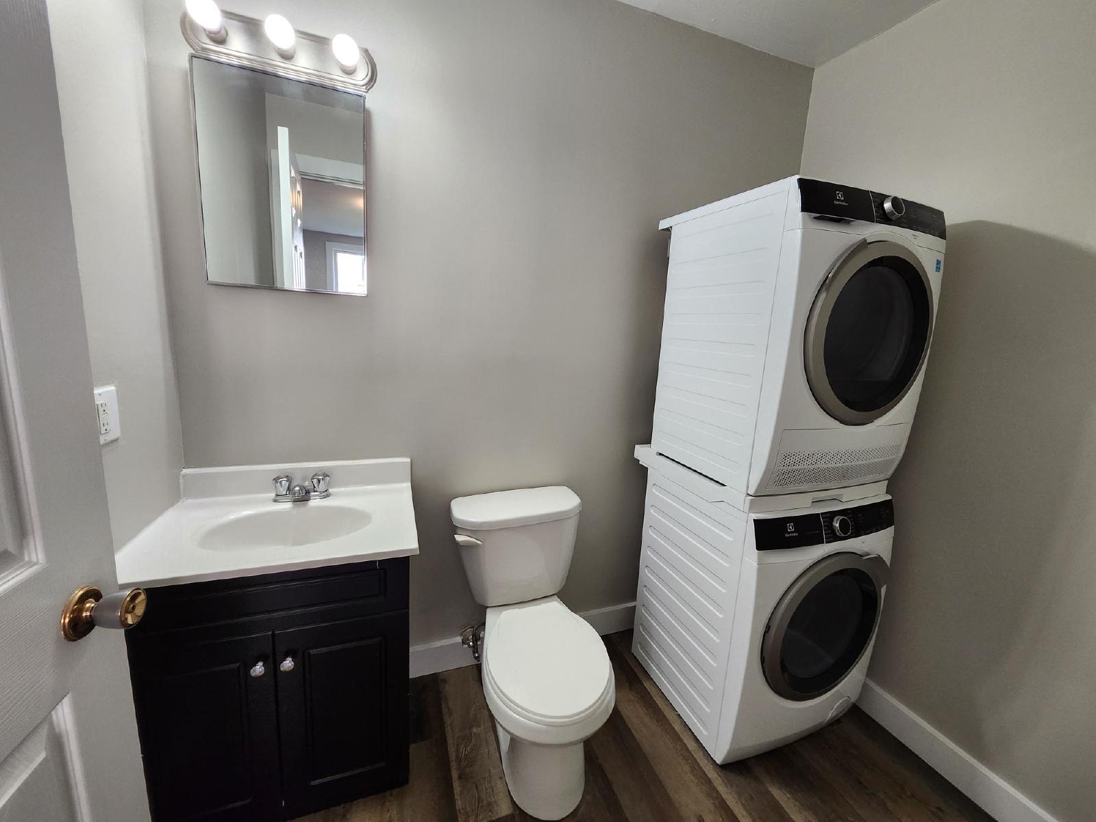 534 Bonita Avenue - 1 property image