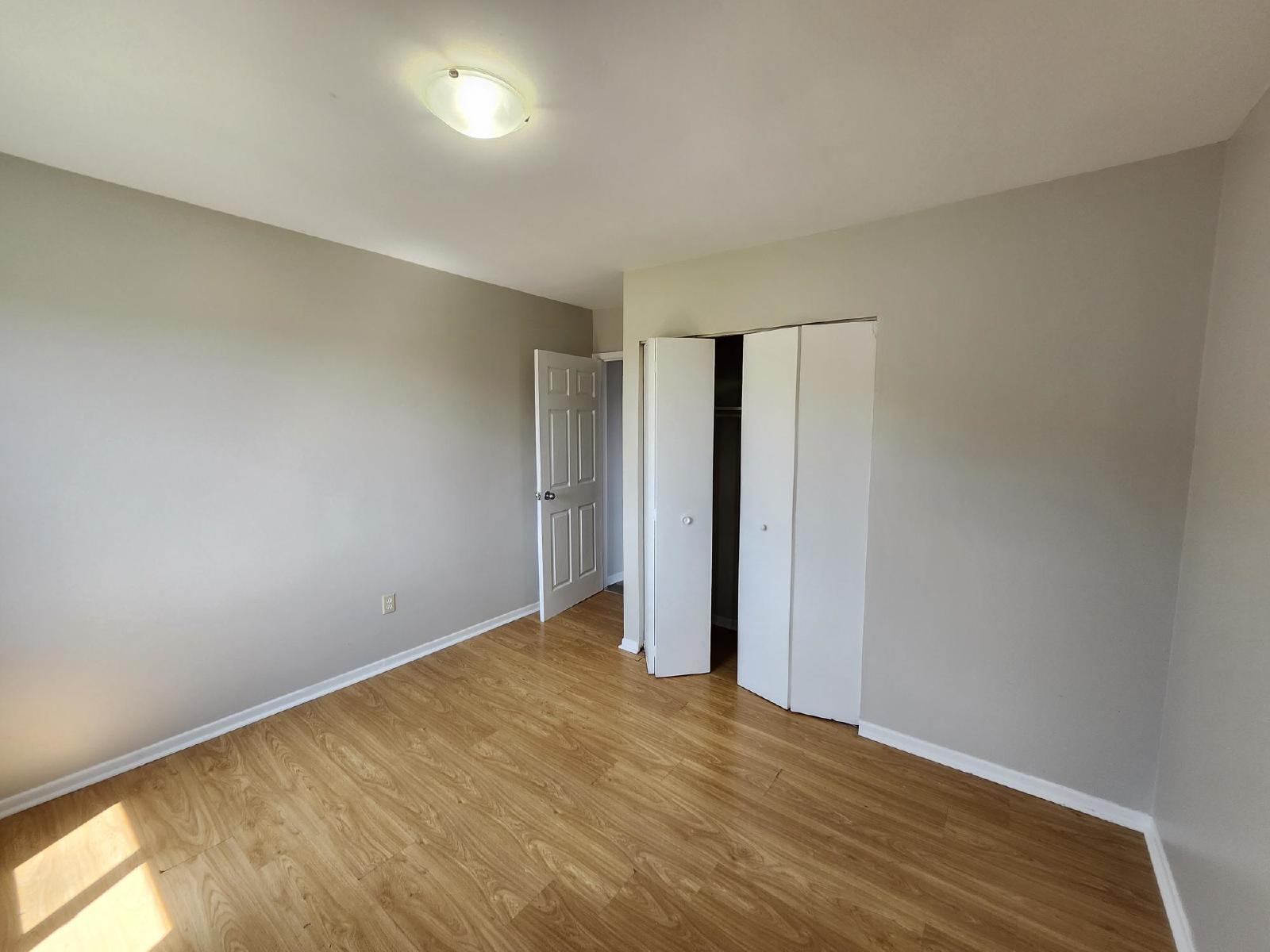 14 Reading Crescent - 8 property image