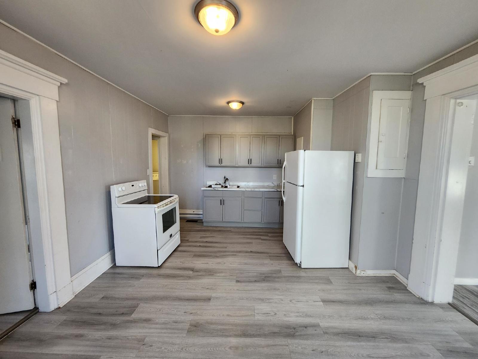 918 Main Street - 2 property image