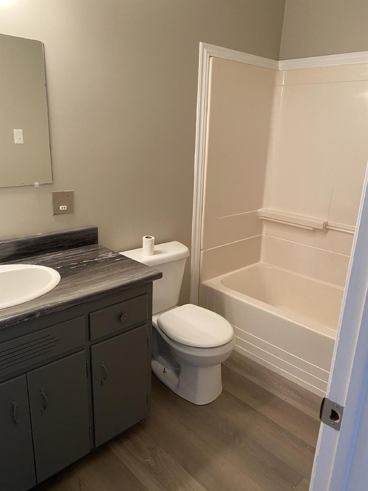 615 Chalmers Court - 5 property image