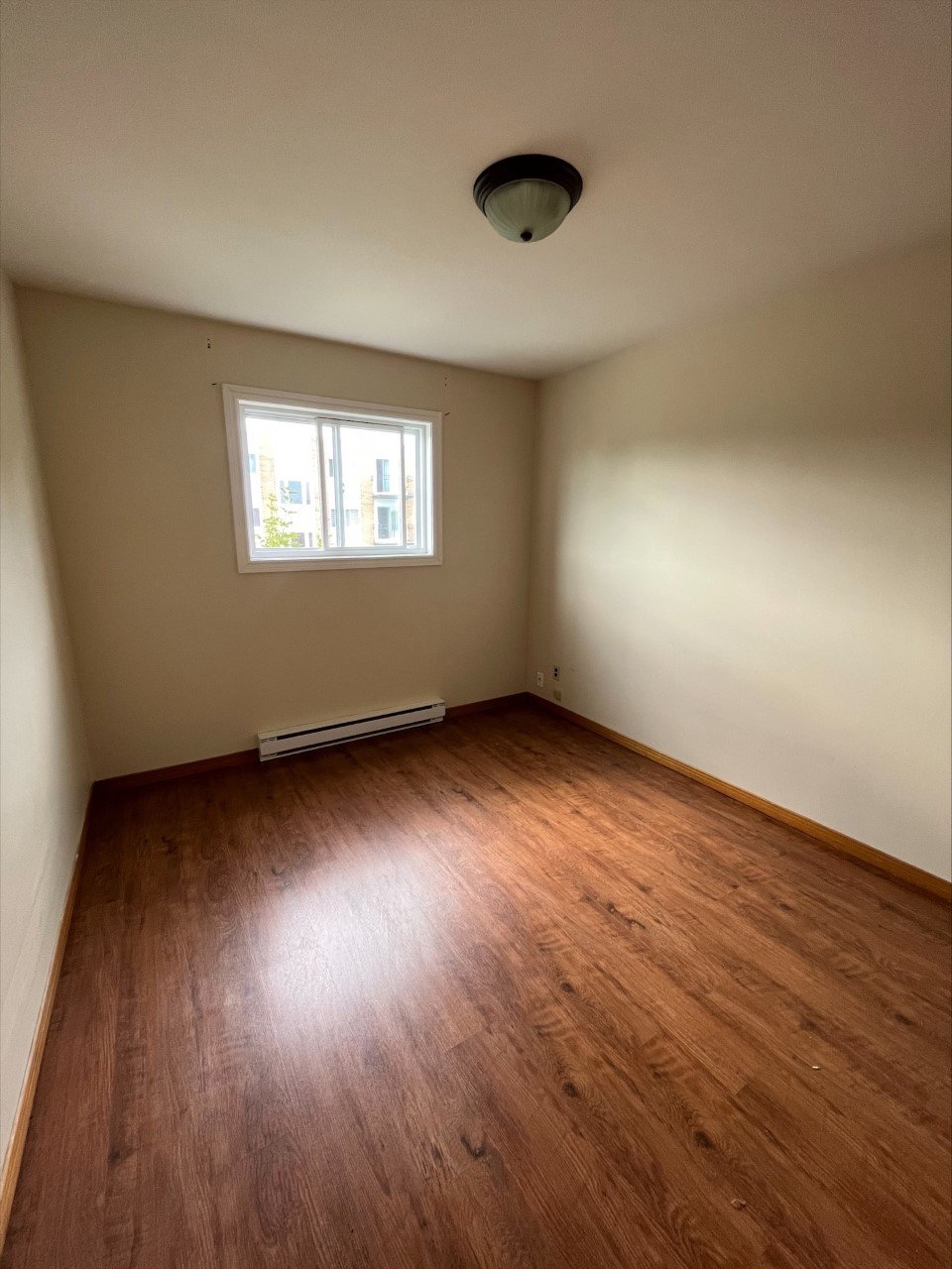 615 Chalmers Court - 16 property image