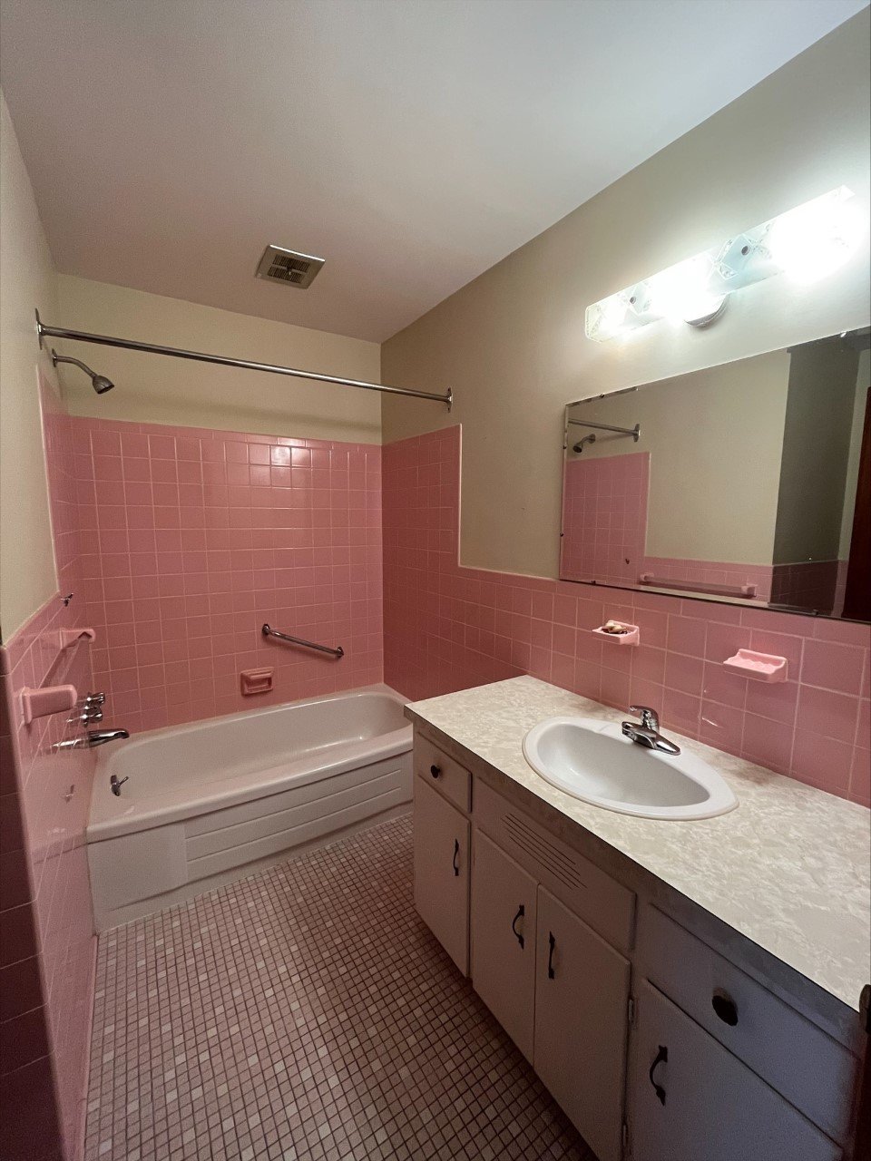 615 Chalmers Court - 16 property image