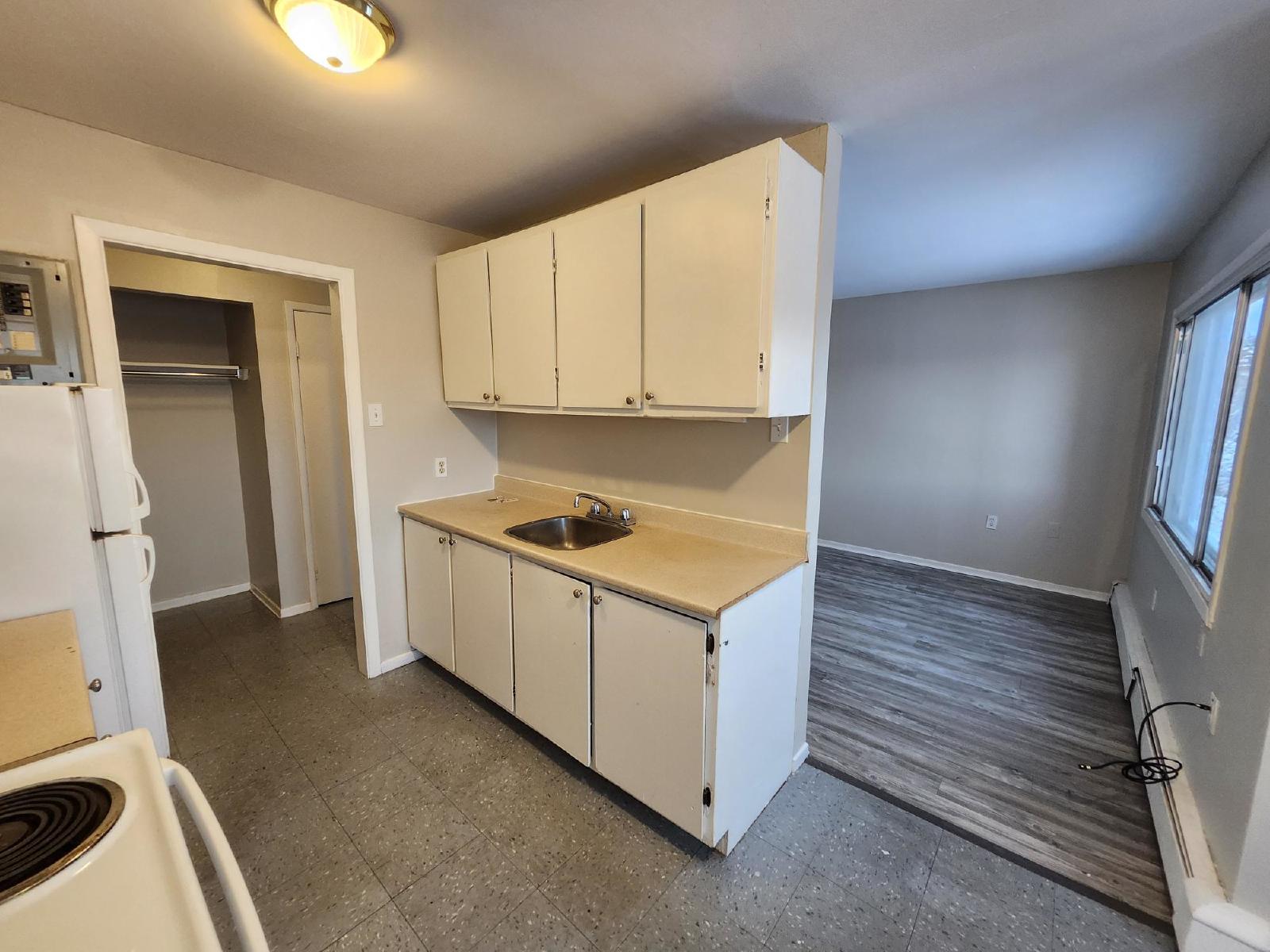 7 Reading Crescent - 7 property image