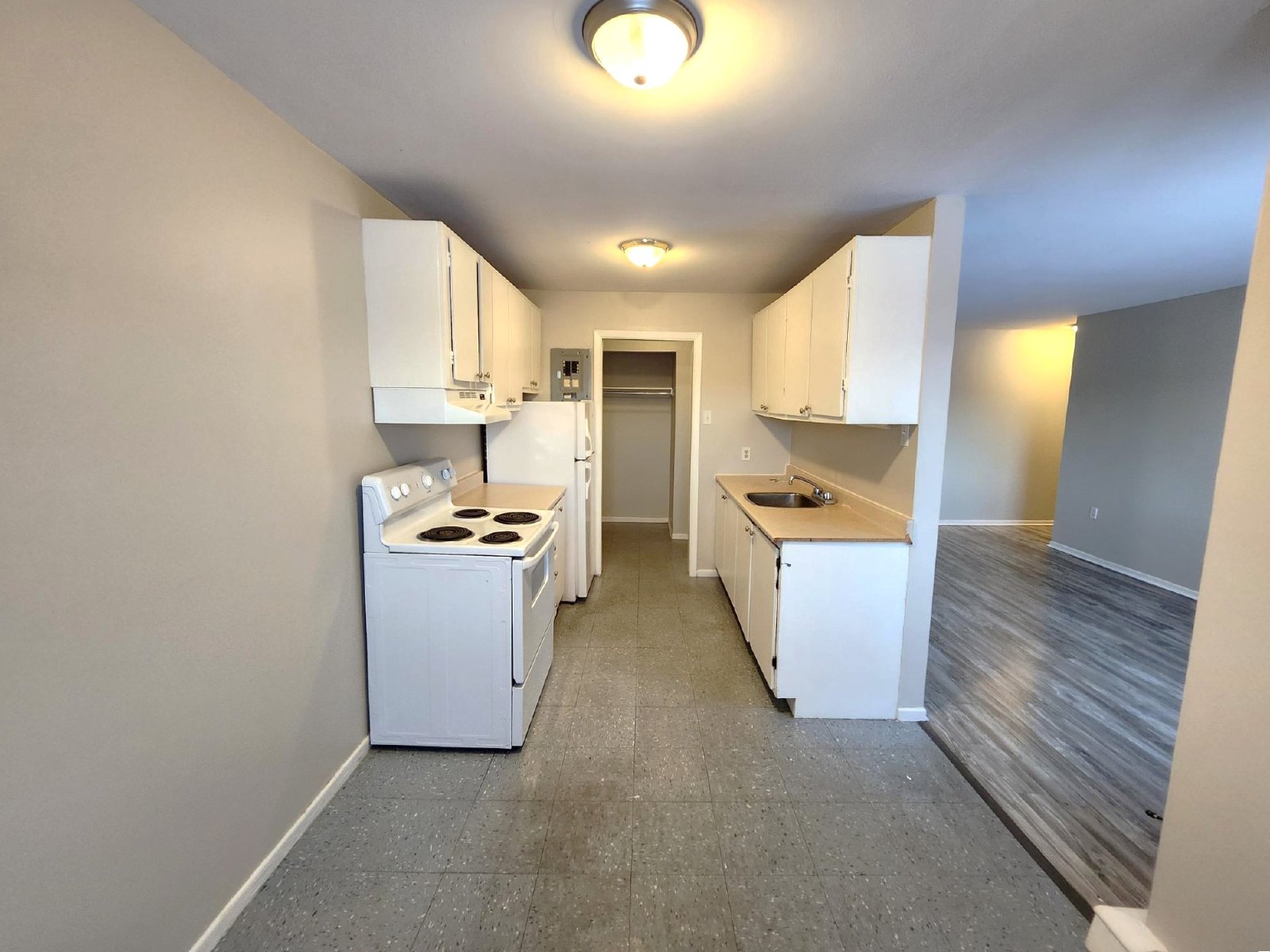 7 Reading Crescent - 7 property image