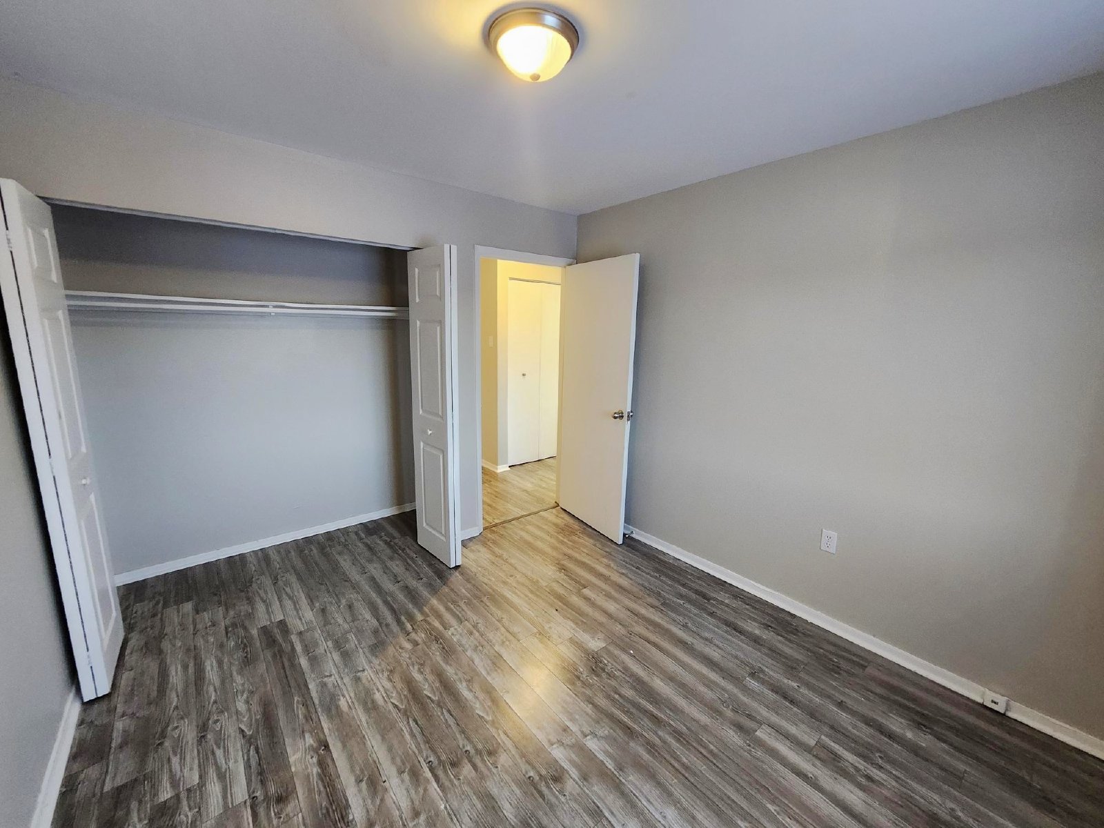 7 Reading Crescent - 7 property image