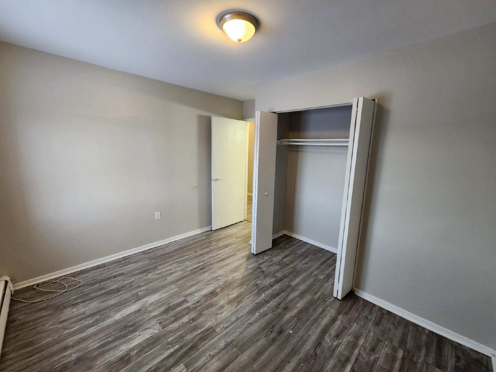 7 Reading Crescent - 7 property image