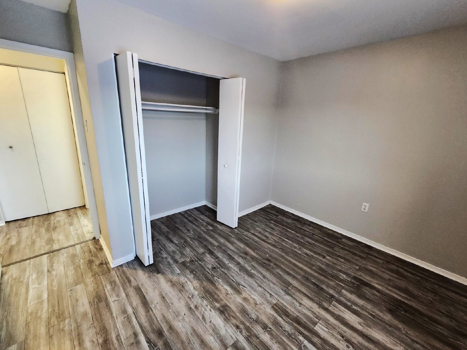 7 Reading Crescent - 7 property image